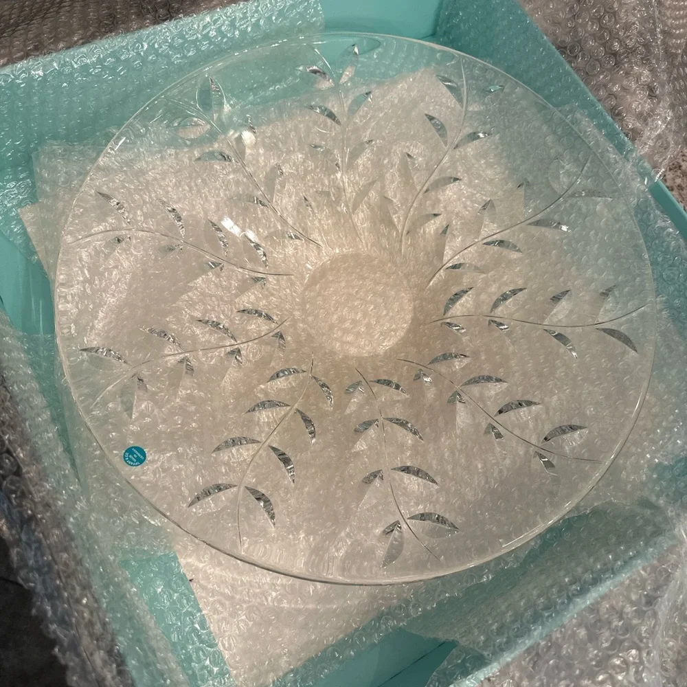 Brand New Tiffany & Co. Floral & Vine crystal glass large bowl - Picture 6 of 6